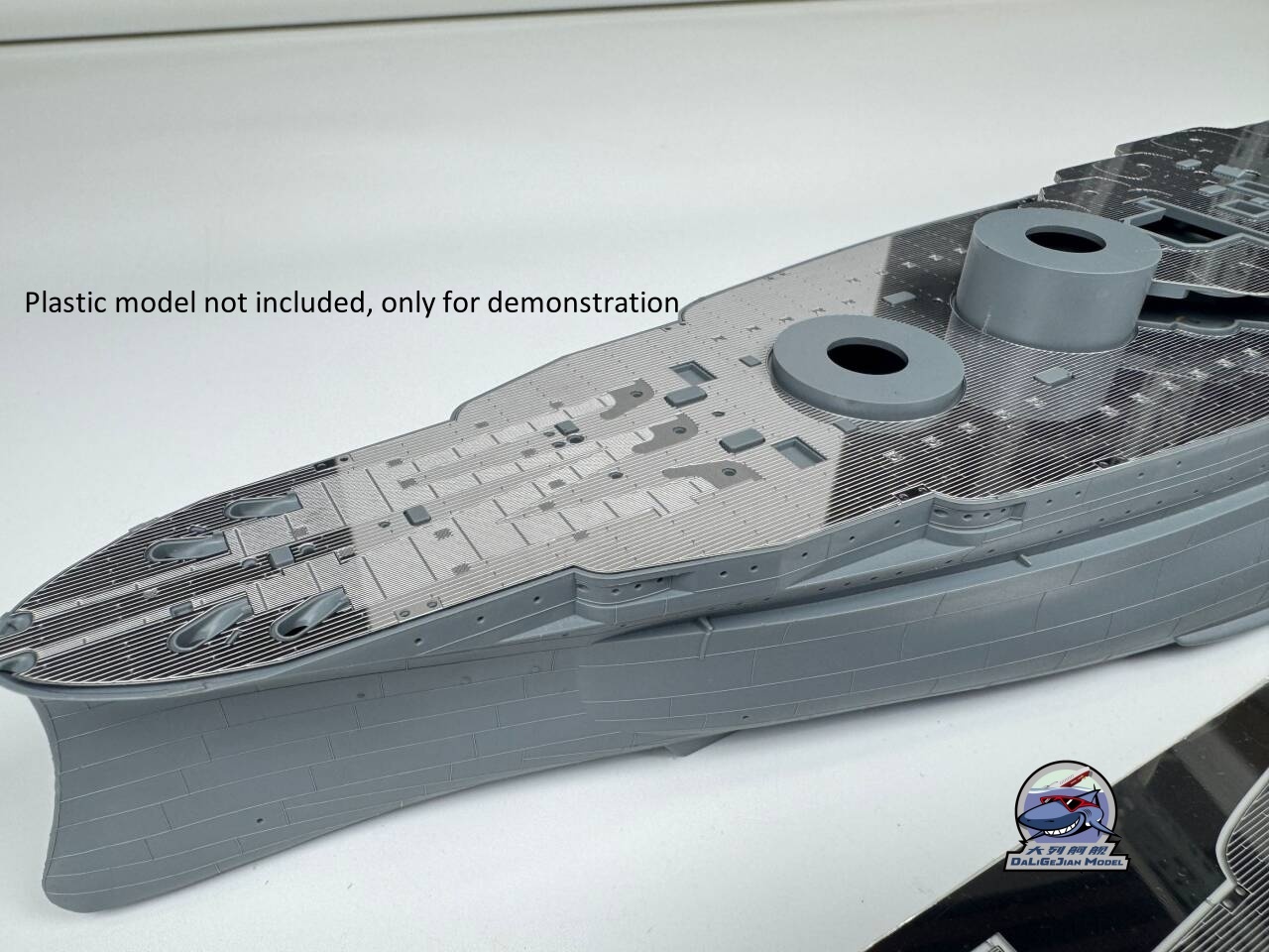 Pont métallique à l'échelle 1/ - Model Kit Uss Arizona avis et prix